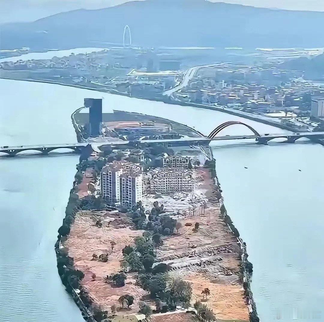 记忆中好好的别墅，为什么就拆了？