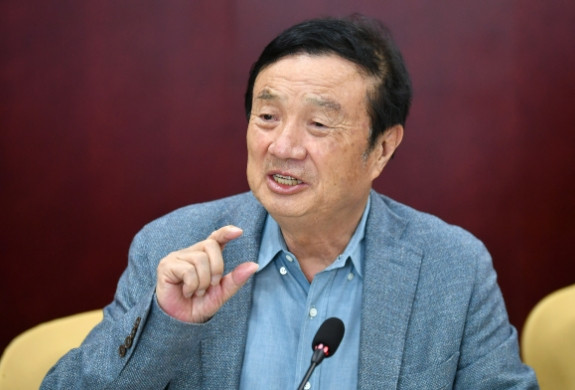 任正非最新回应引热议：芯片无惧封锁，软件无法“卡脖子”