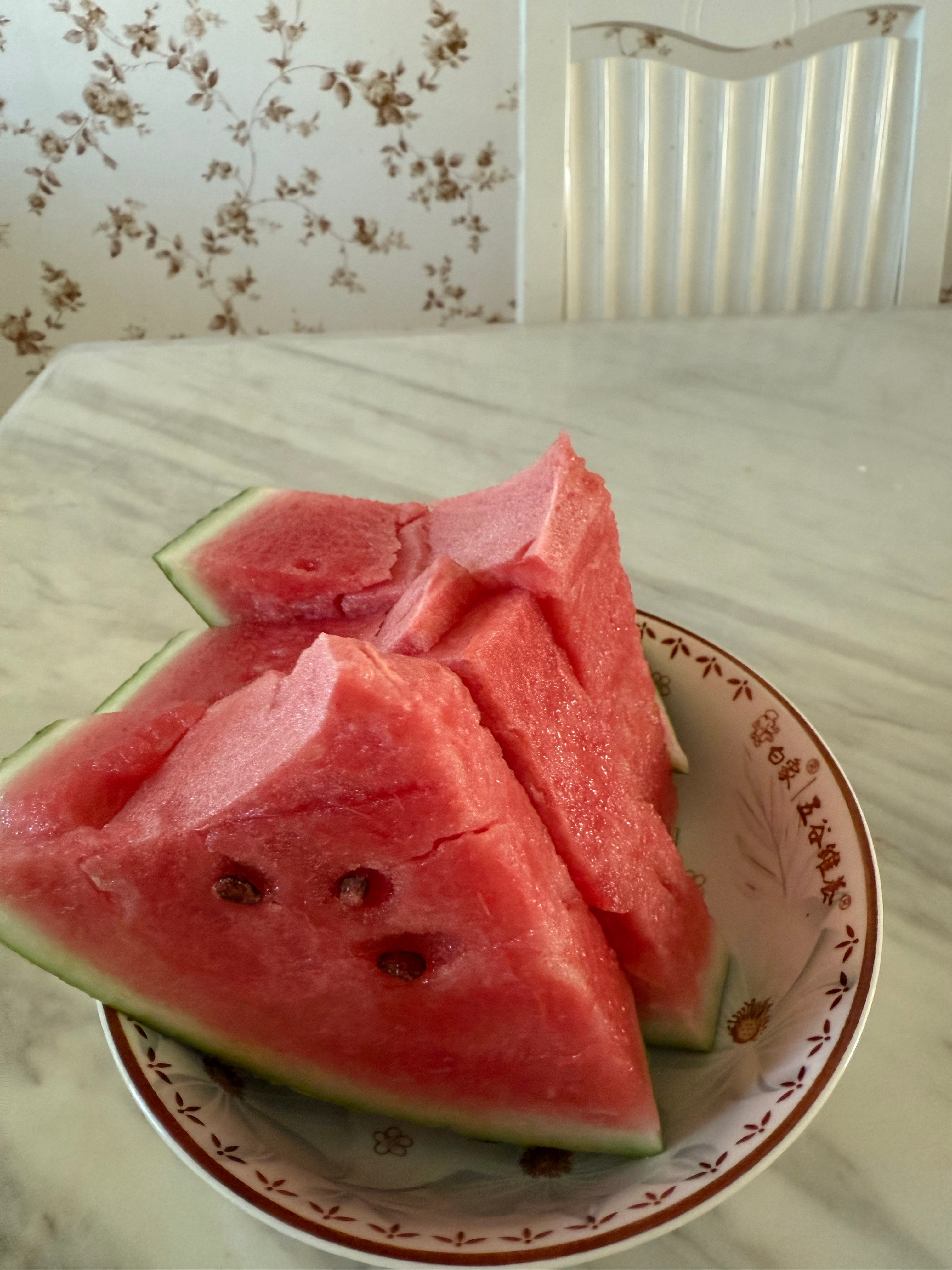 最近一周，减肥进入瓶颈期。体重不降，该上力量锻炼了。今天早餐中餐都没吃，晚上六点