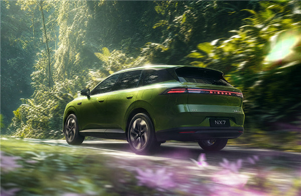 东风日产NX7实车被网友偶遇，定位A+级新能源SUV，传闻起售价有望