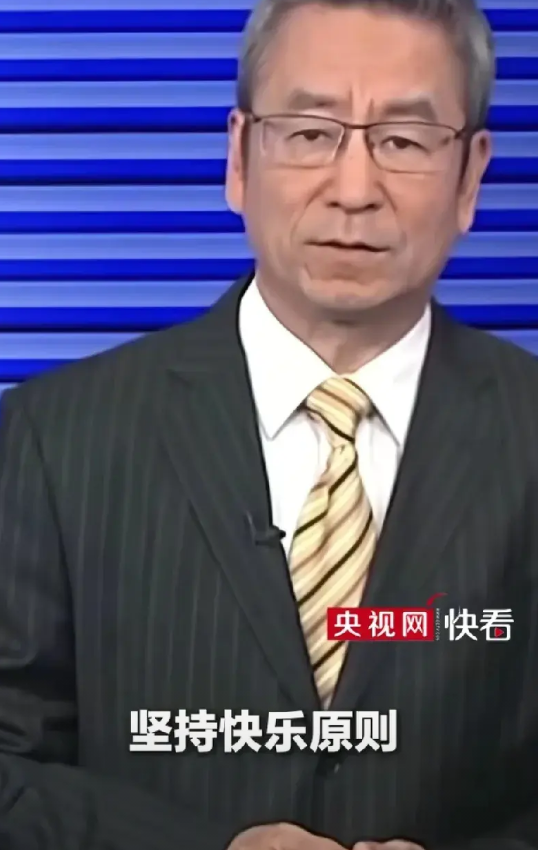 央视名嘴白岩松送给“苏超”的忠告！白岩松：本周对于中国足球一边是海水，一边是