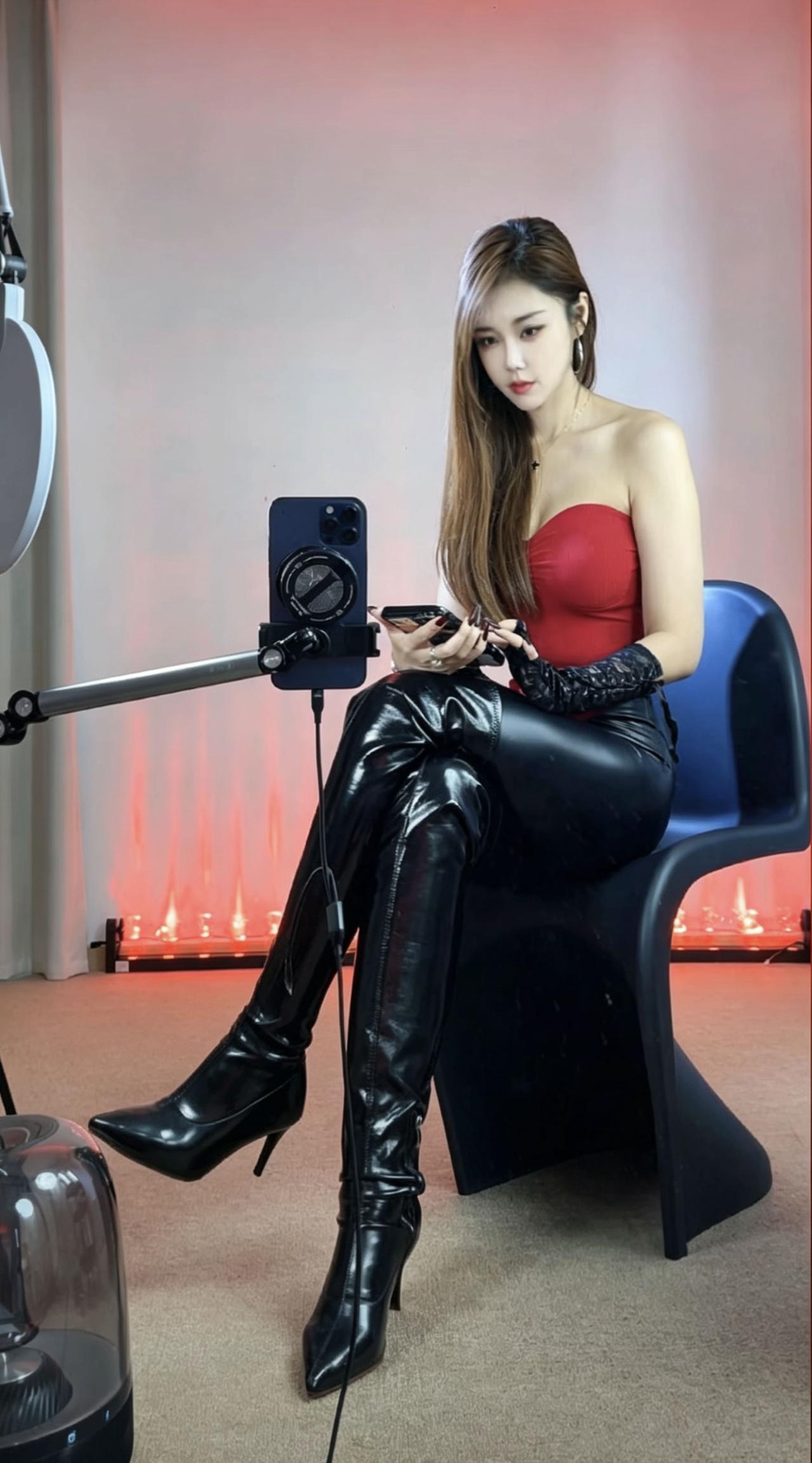 食物链顶端之两种风格的美女，你喜欢那种类型？