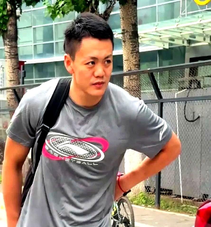 200万锁死FMVP，辽宁把人情账本撕得比工资条还碎。省下的400万立刻换成5