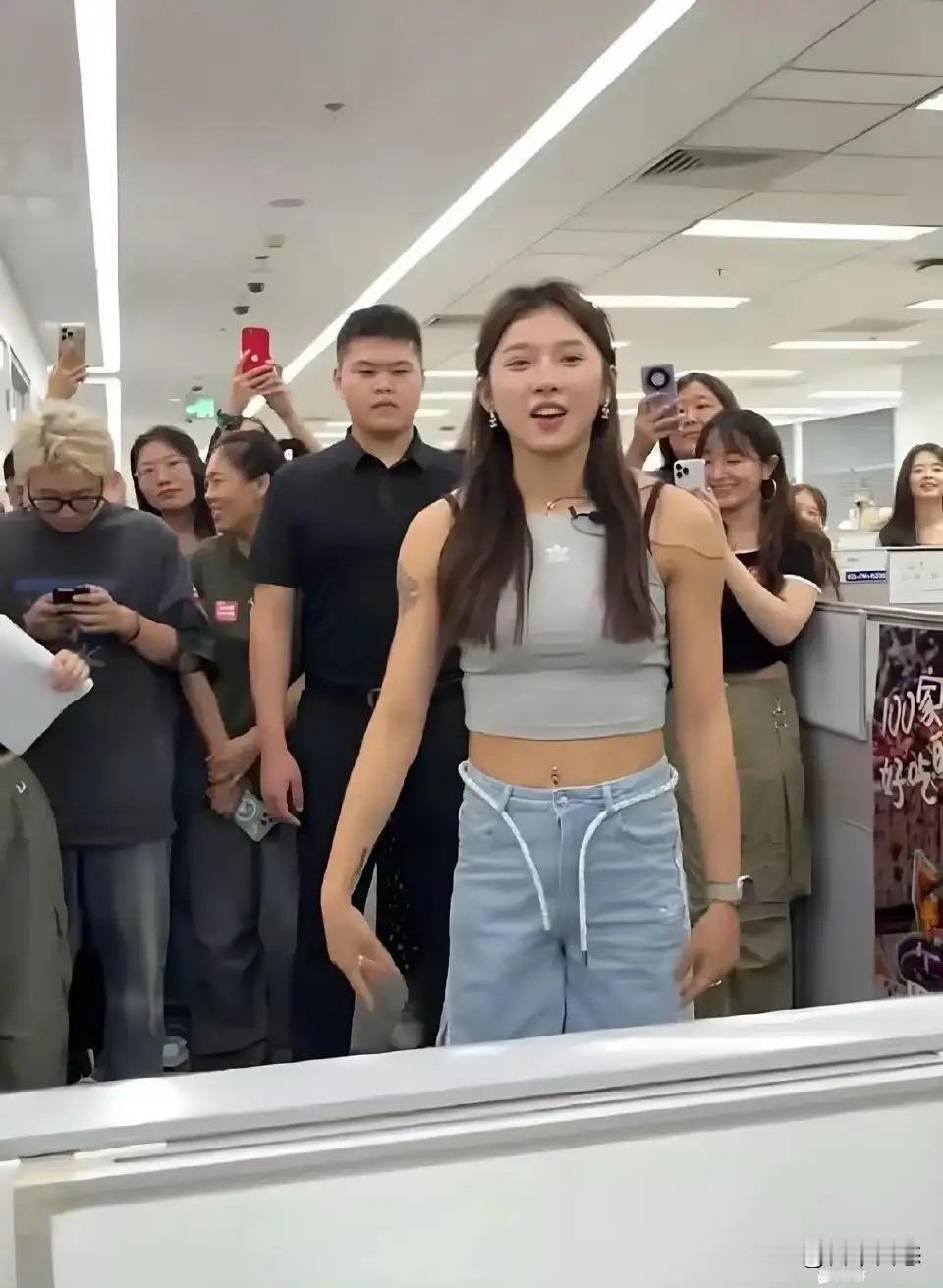 原来运动员都那么壮的！