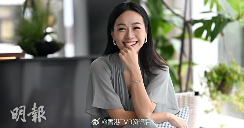 明报：黄心颖变卖收藏品追梦丈夫泥鯭音乐路上最强后盾黄心颖时隔年半推出第4首单曲