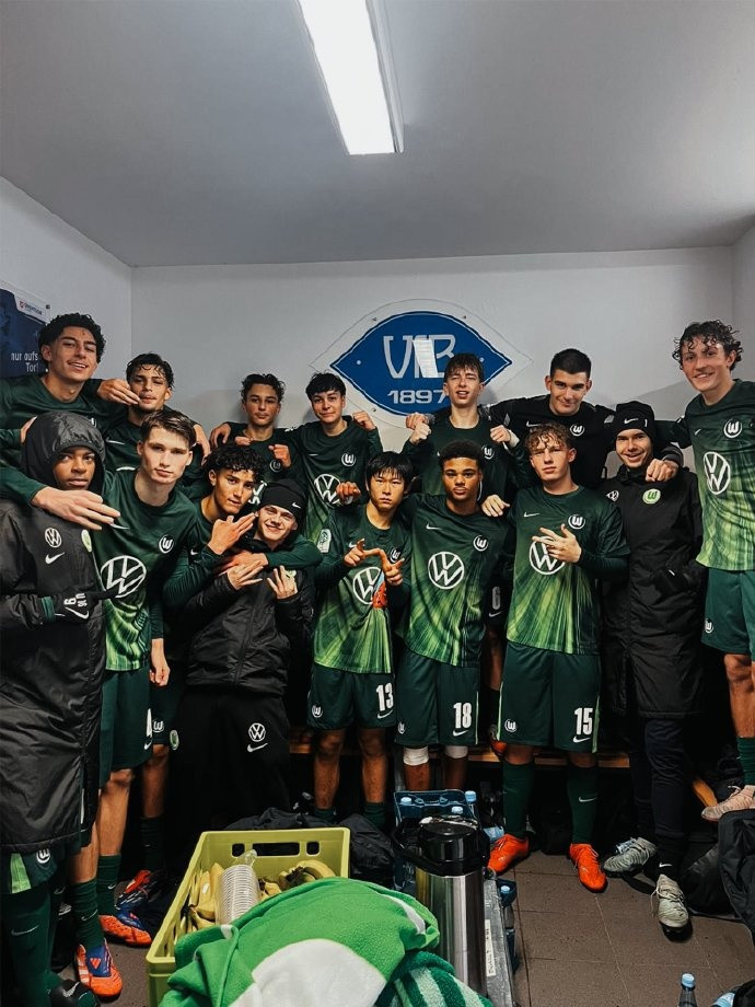 沃尔夫斯堡U17A 在杯赛4-0赢球, 姜景祺连场进球