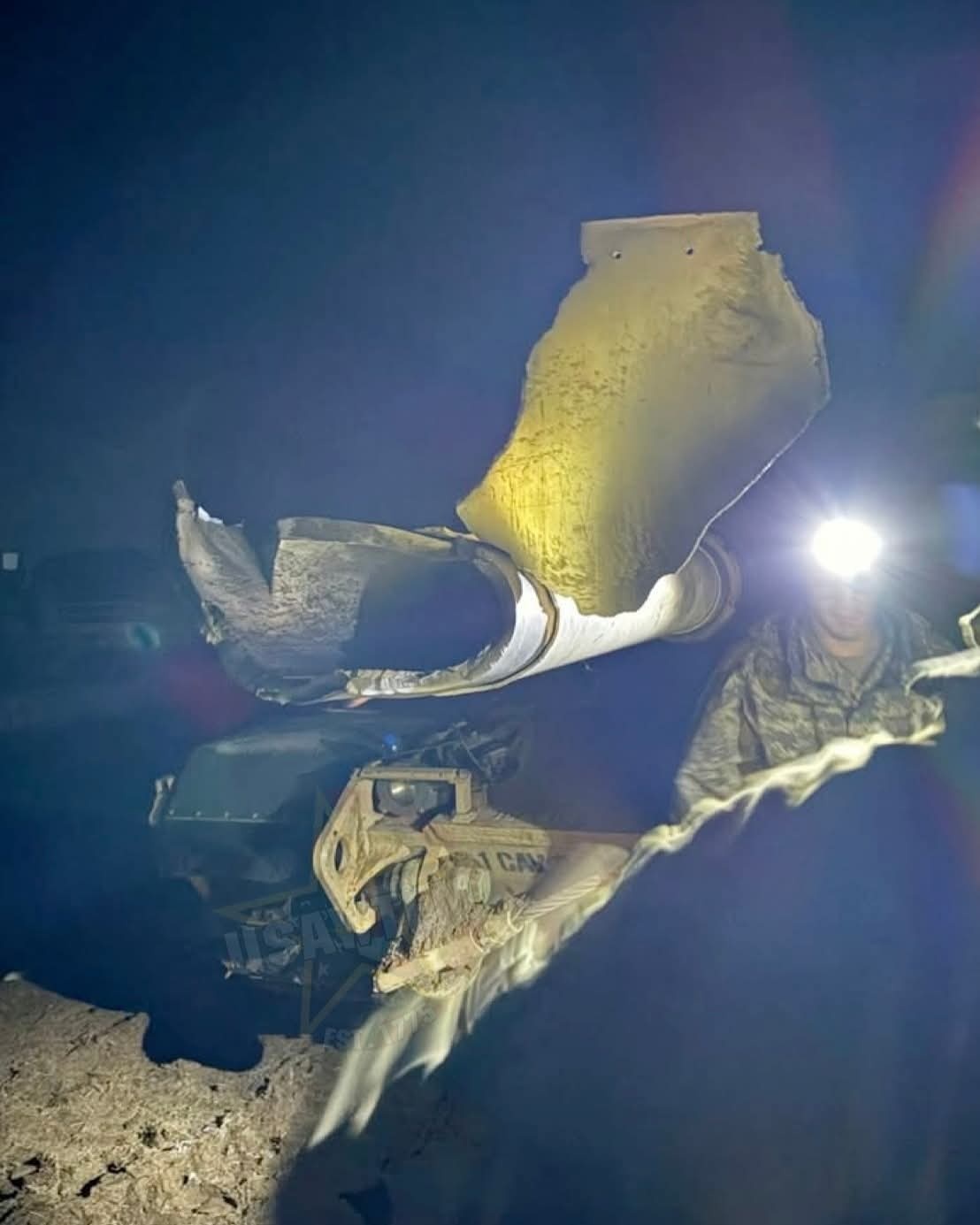 美军傻事M1A2SEPv3坦克炮管炸膛以及同M88A2装甲抢修车撞在一起，M