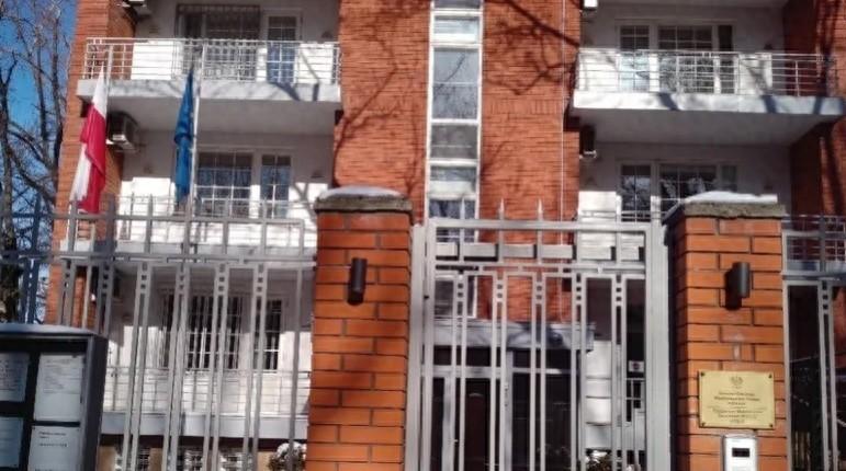 波兰领事馆被炸后，普京对美国发出通牒，不到24小时，特朗普让步 2026年刚