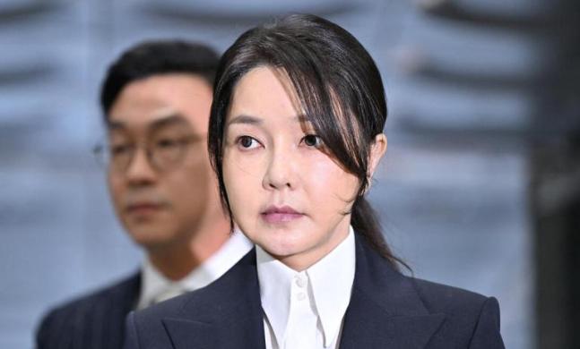 韩国首尔中央法院正式宣判，6月26日，韩国首尔中央地方法院落下法槌，前总统尹