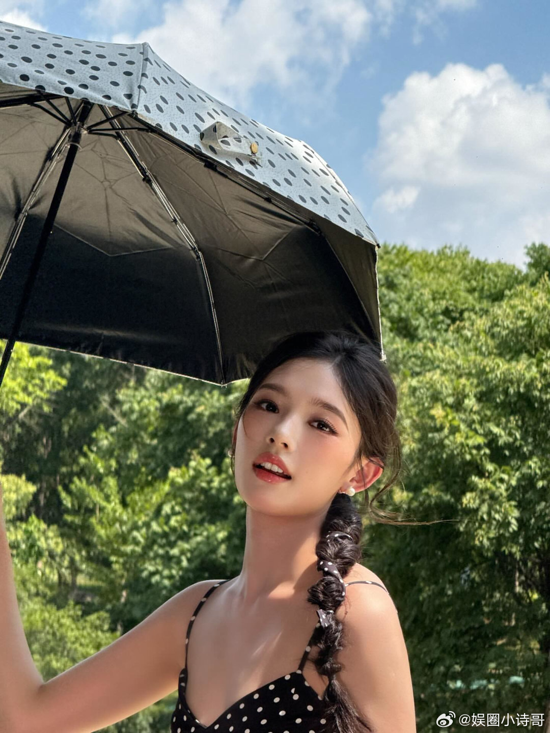 被林允狠狠给get到了，脸真的好精致啊