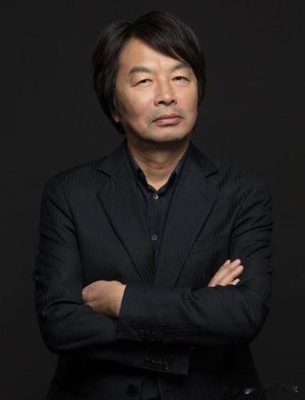 作家刘震云特别通透的一句话：“天不得时，日月无光；地不得时，草木不长；水不得时