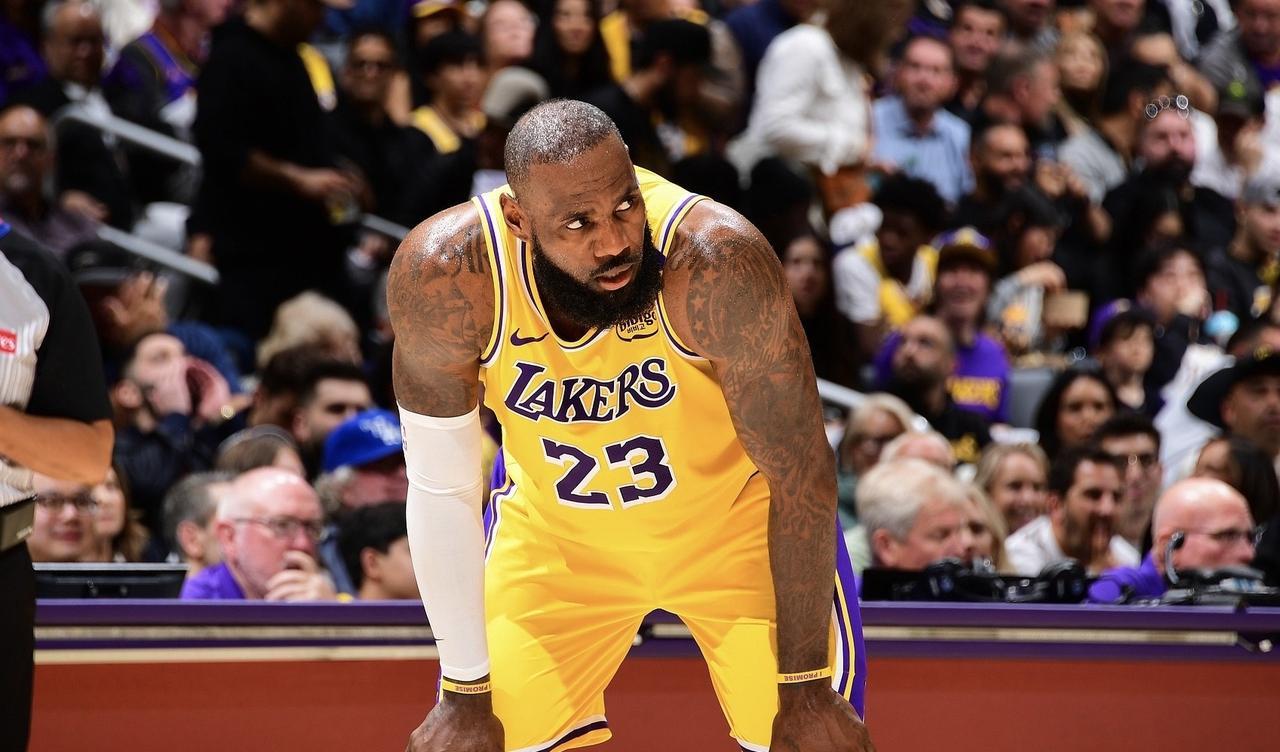 6日早间3分钟NBA体育要闻：一、7月6日消息。热火与马刺夏季联赛首战开局出现