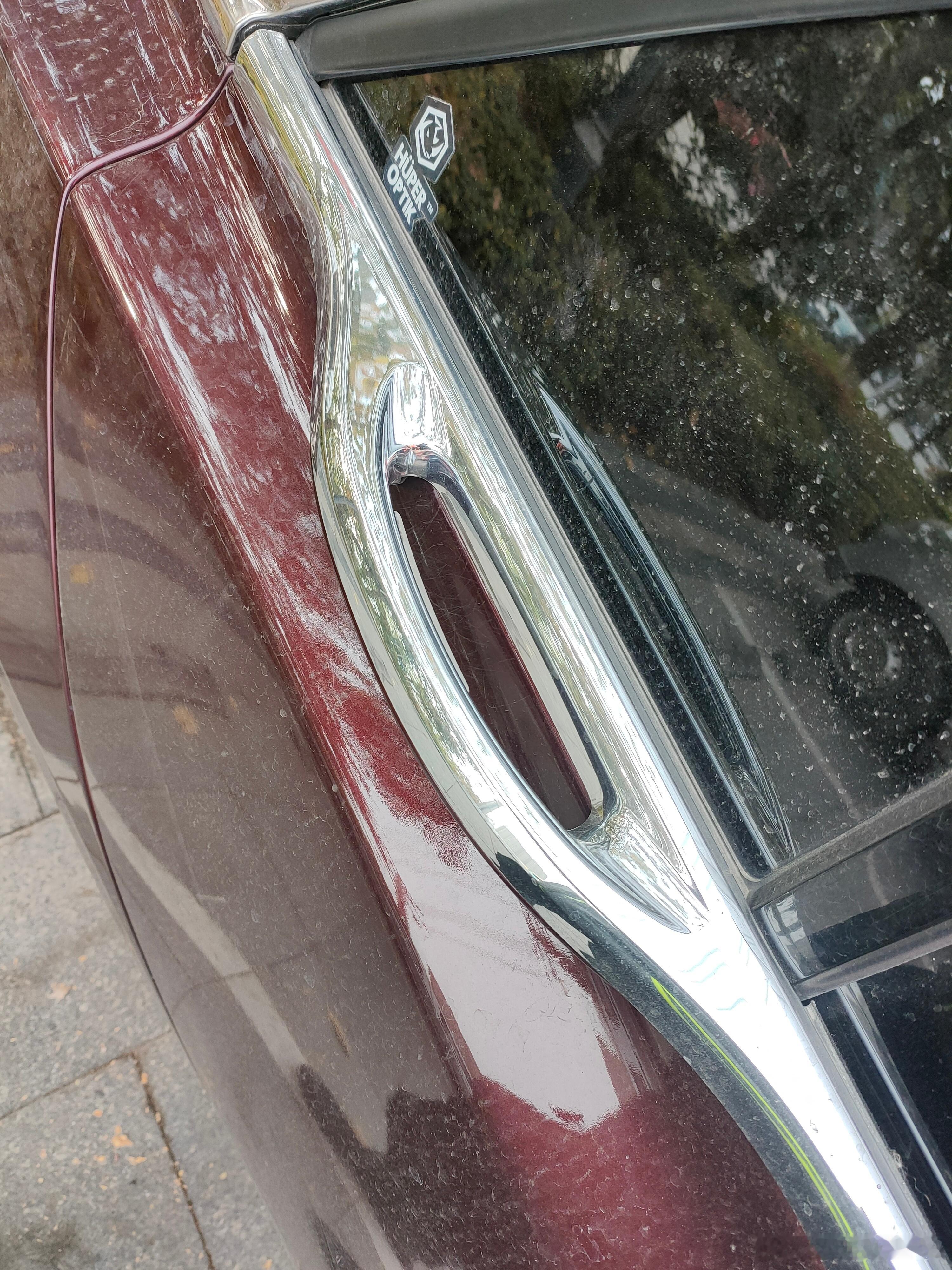 不隐藏，也不机械的门把手。。。