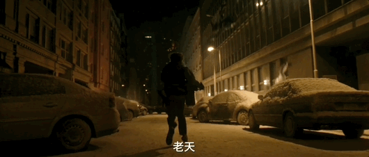 作为R级恐怖片，《#生化危机：爆发夜#》在“吓人”和“刺激”上的完成度，是近年大银幕的天花板。雪夜奔