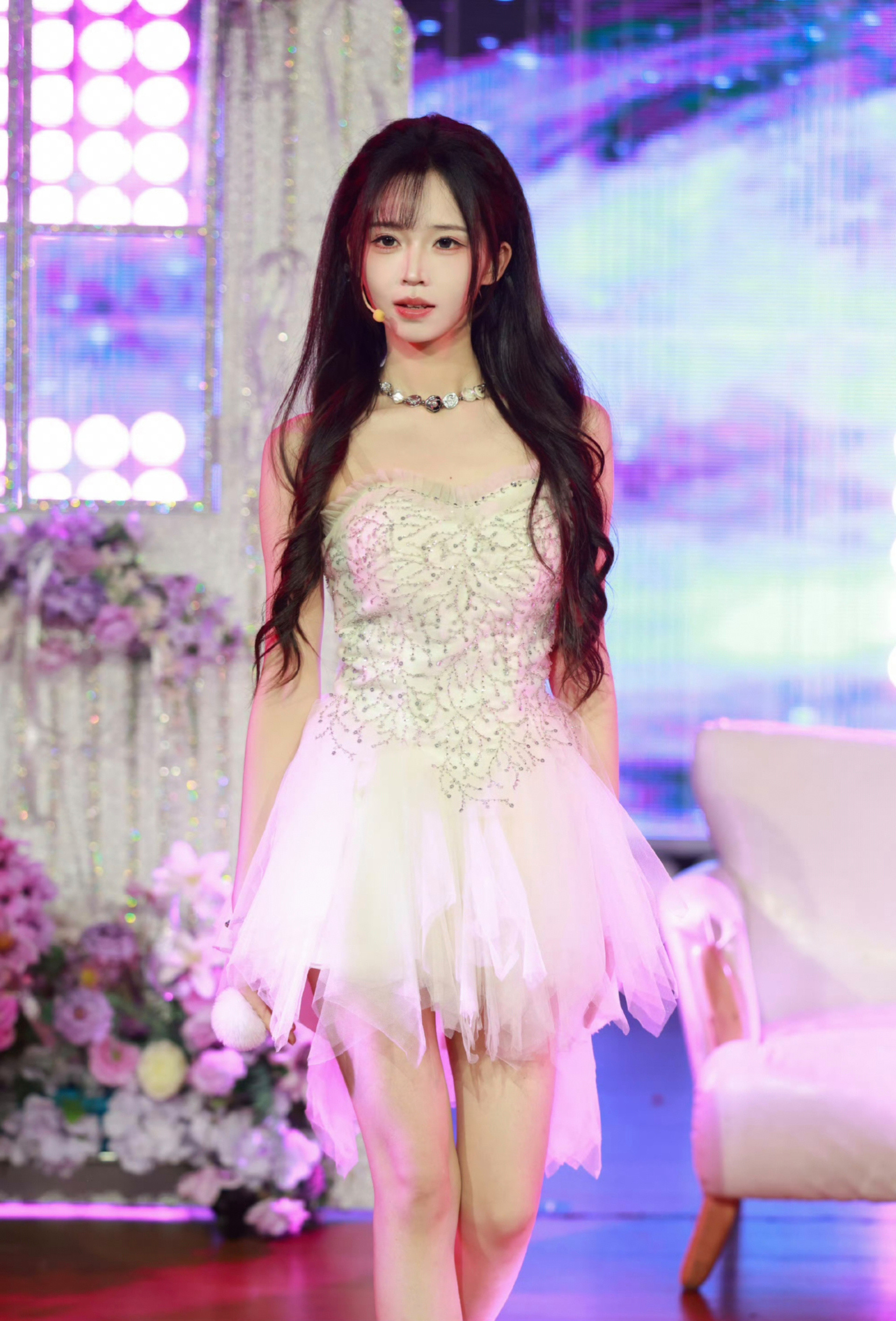 为什么大家都只想把她当女儿，而不是女朋友？