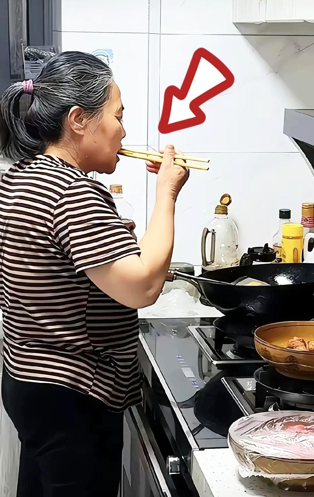 西安儿媳拒绝带娃去上海见爷爷冲上热搜。婆婆一句“你带孩子去住几天”，儿媳直接