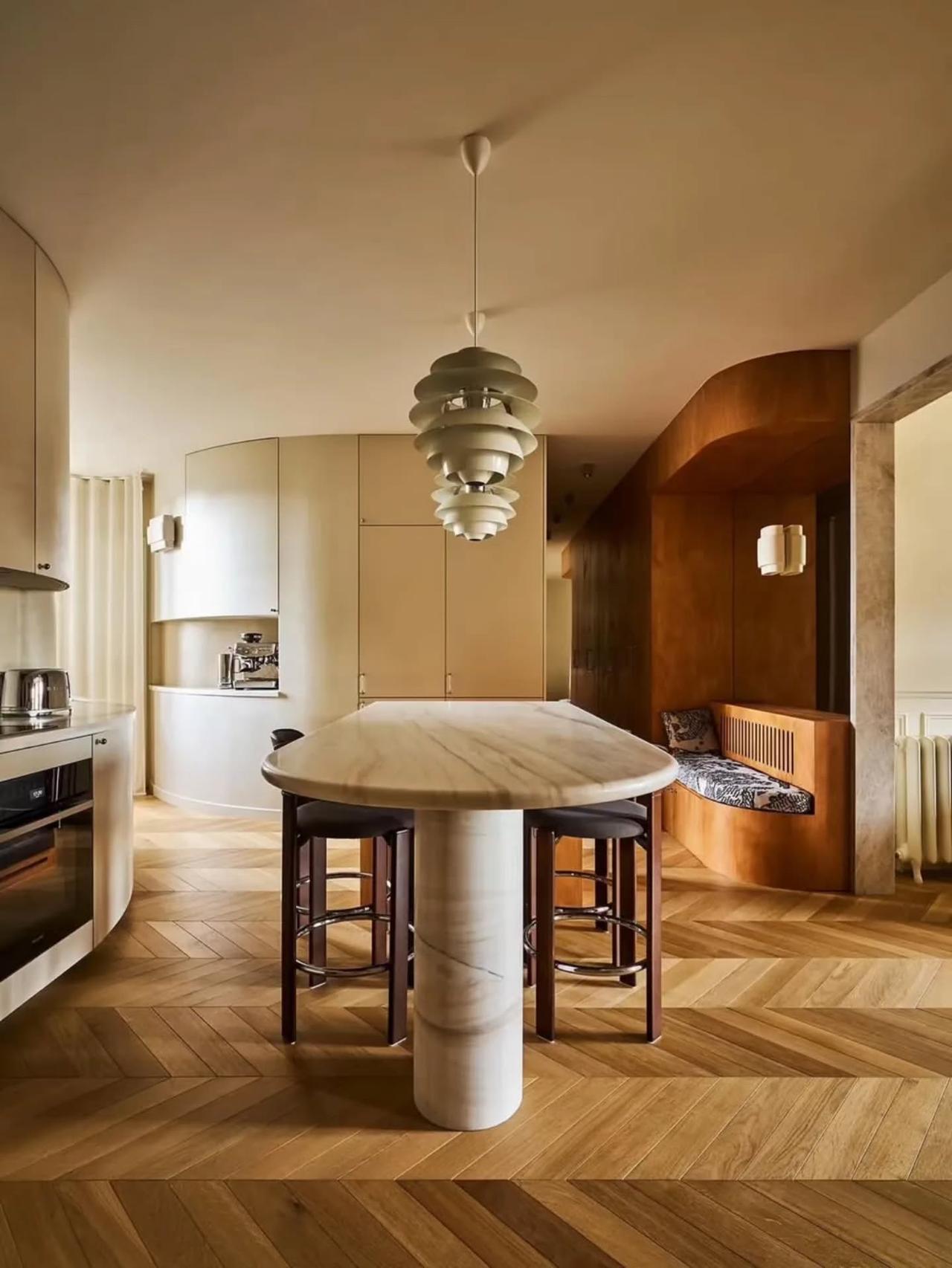 📸豪斯曼住宅经典巴黎魅力与现代元素相遇一个有高级感的家装应该是怎样的?家