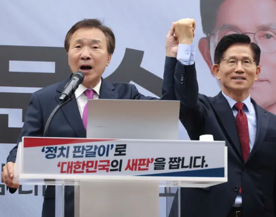 前共同民主党代表孙鹤圭公开力挺金文洙，称“只有他能拯救韩国”前共同民主党代表