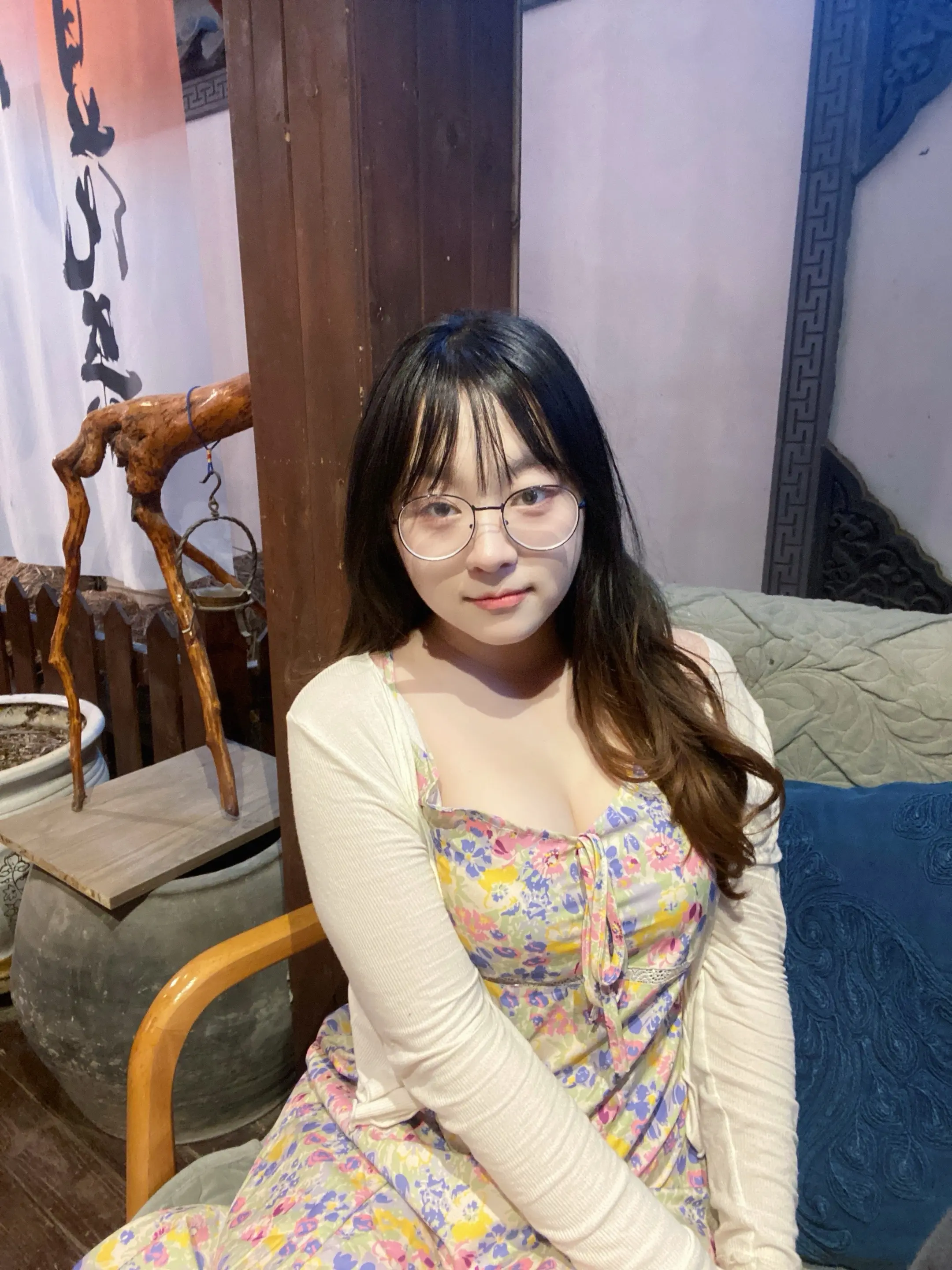 如果可以 我们在庭院吃吃饭看看花再看看你。