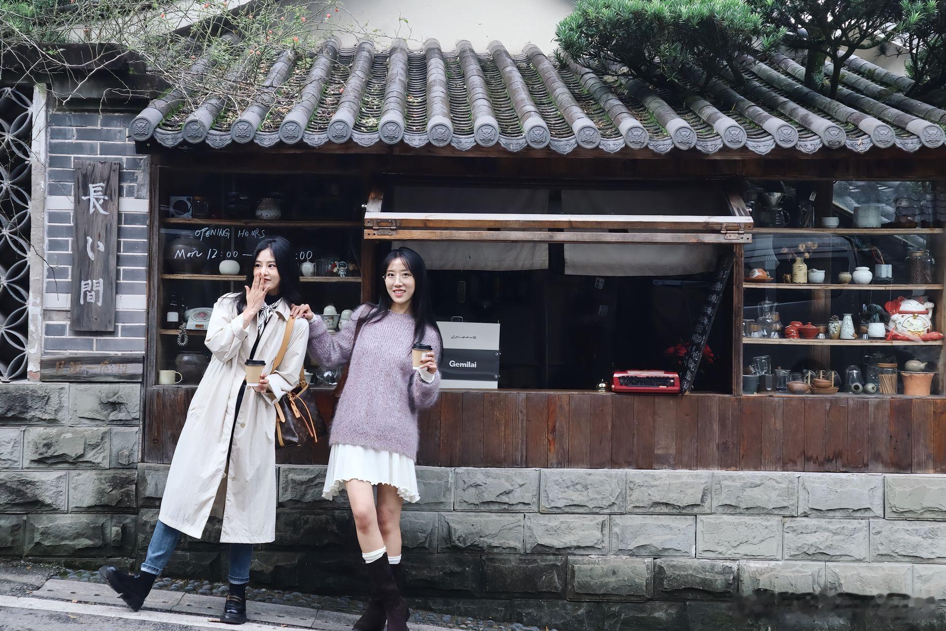 少女写真惬意的假期美女绘梦长廊