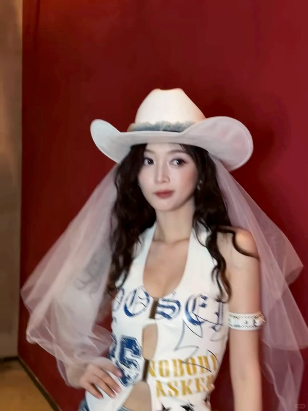 吴宣仪wxy吴宣仪有戏还没发过贴的盆友们快发发like也like一下啦