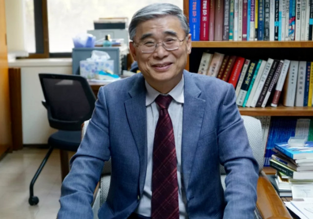 韩国情报一号人物访美遭拒，五角大楼抱怨中韩关系回暖，下令大幅减少情报共享。据《朝