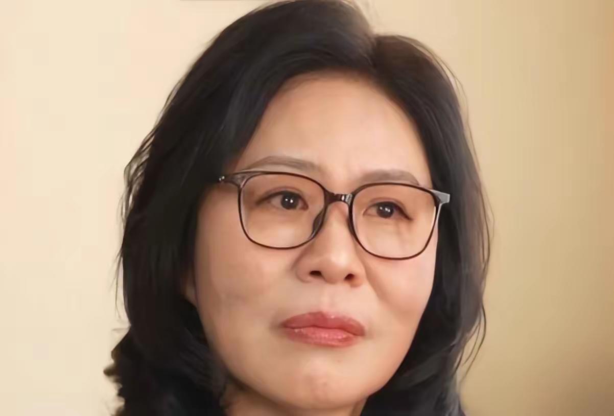 日本人最不喜欢的中国教练！郎平最近喜获国际大奖，容光焕发的以新形象重新出现在公众