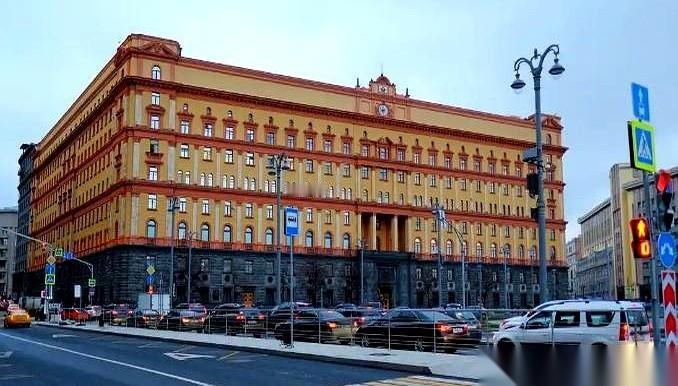 这事儿绝了。前脚刚砸了90亿美金，嗷嗷叫着要当反俄急先锋。后脚就被人家一巴掌