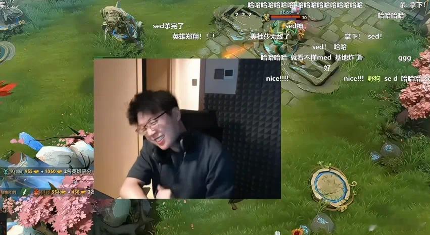 昨晚最搞笑的查理斯看到超哥被翻盘，然后开摄像头一边大喊Nice一边扇自己巴掌，太
