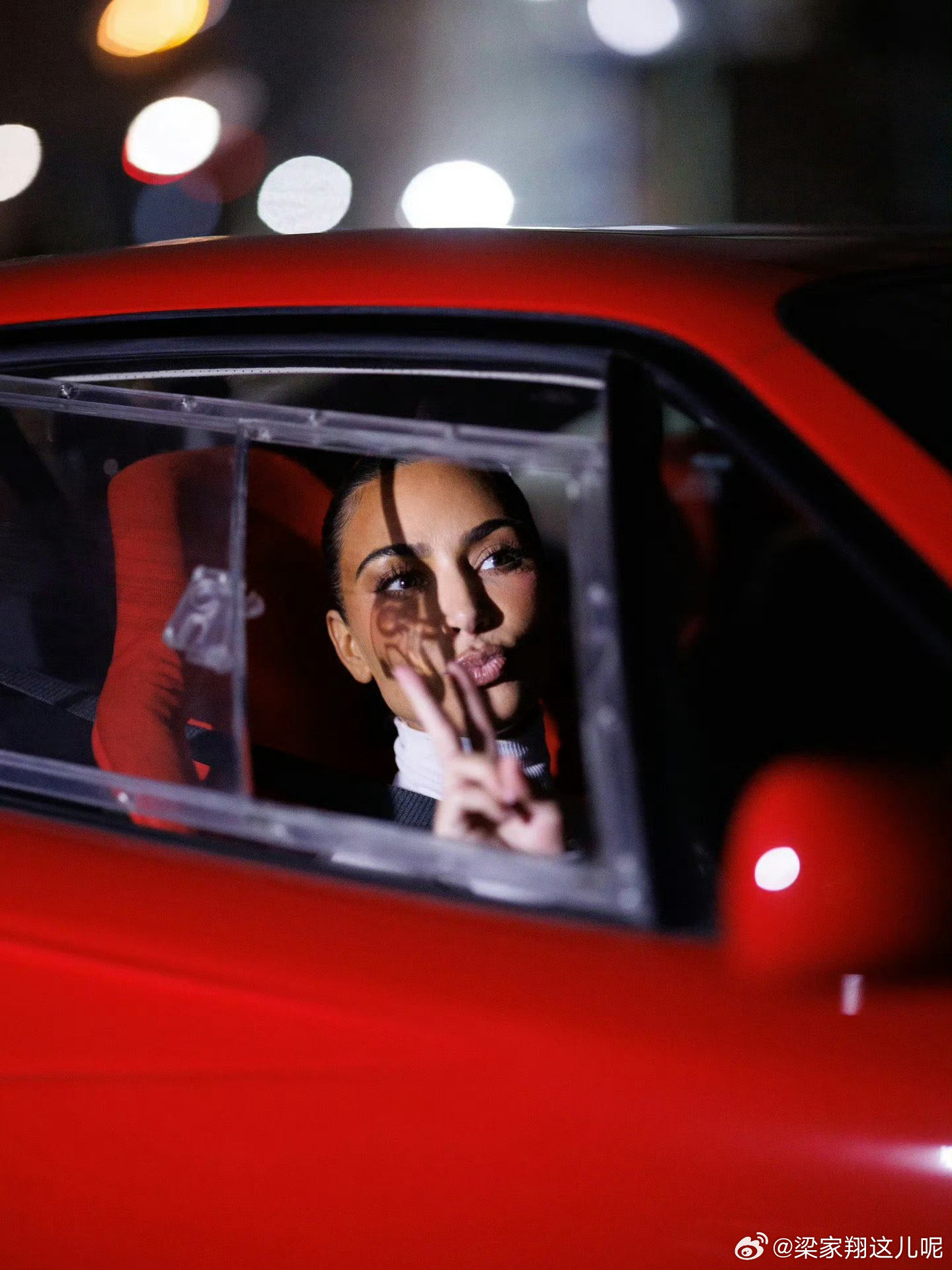 当汉密尔顿沾上金卡戴珊……老汉算是废了！卡戴珊家族还是KylieJenner更