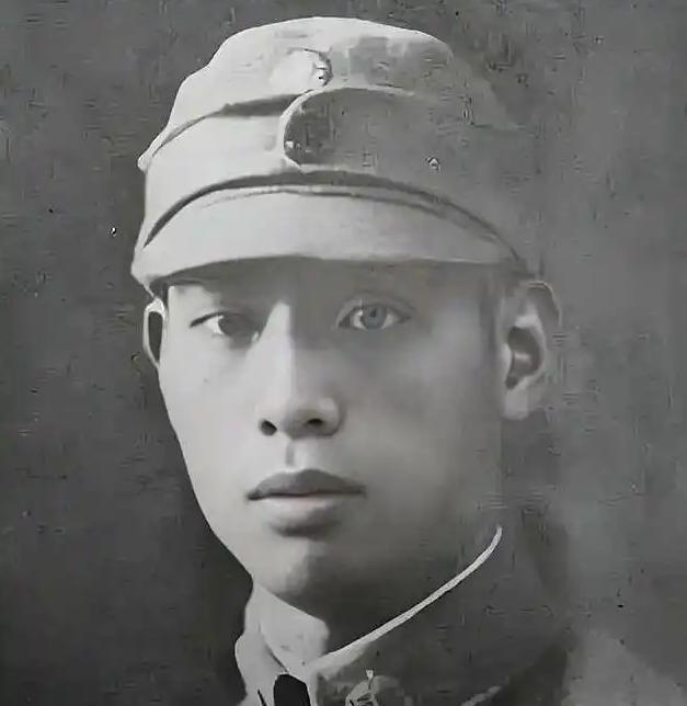 1939年，国军营长史恩华，被日军包围，师长大惊，连忙组织人员营救，谁知营长却说