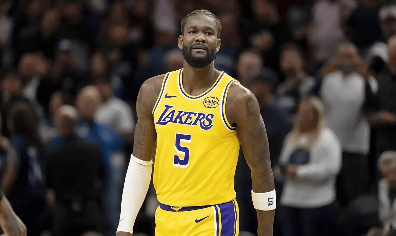 艾顿有三点很变态：1、艾顿在保持上肢强壮的同时，还能有效率这么高的中投。2、