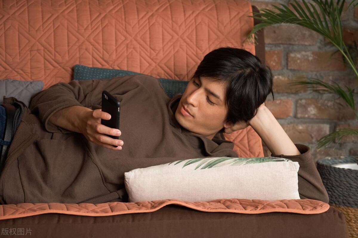 我娘家那边有个堂哥，家里兄弟三个，他排行老二，为了减轻父母负担，30好几的时候他