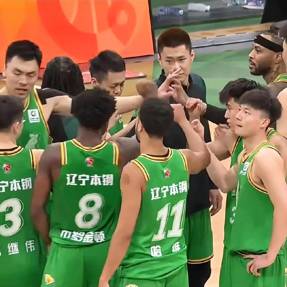 说实话，虽然辽篮现在是以赵继伟为当家核心！但我认为赵继伟离领袖还是差了一点！为