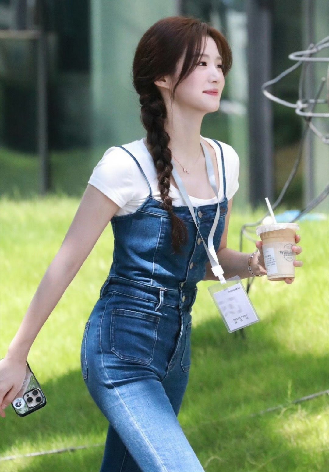 卢昱晓折月亮这部剧妆造很不错哦，好适合她！！太美啦！🙌​​​