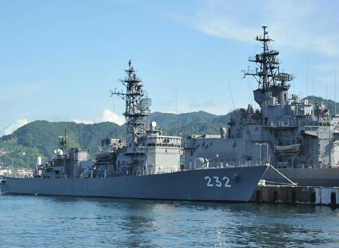 每天认识一件兵器日本“阿武隈”级护卫舰“阿武隈”级护卫舰是日本于20世纪80年