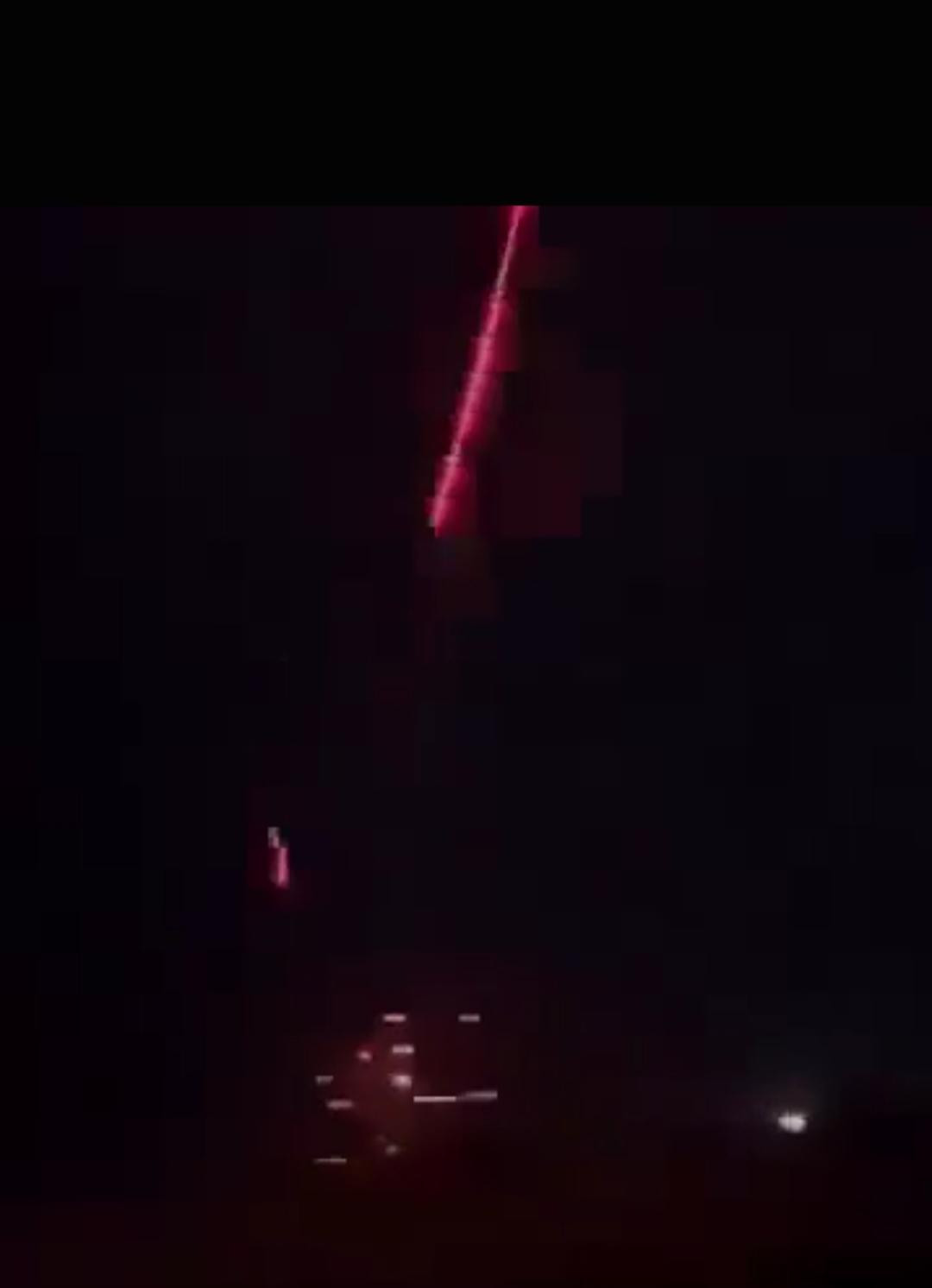 据称胡塞武装（安萨尔拉）与沙特支持的阿尔-朱艾德部落战士，目前正在也门焦夫省阿尔