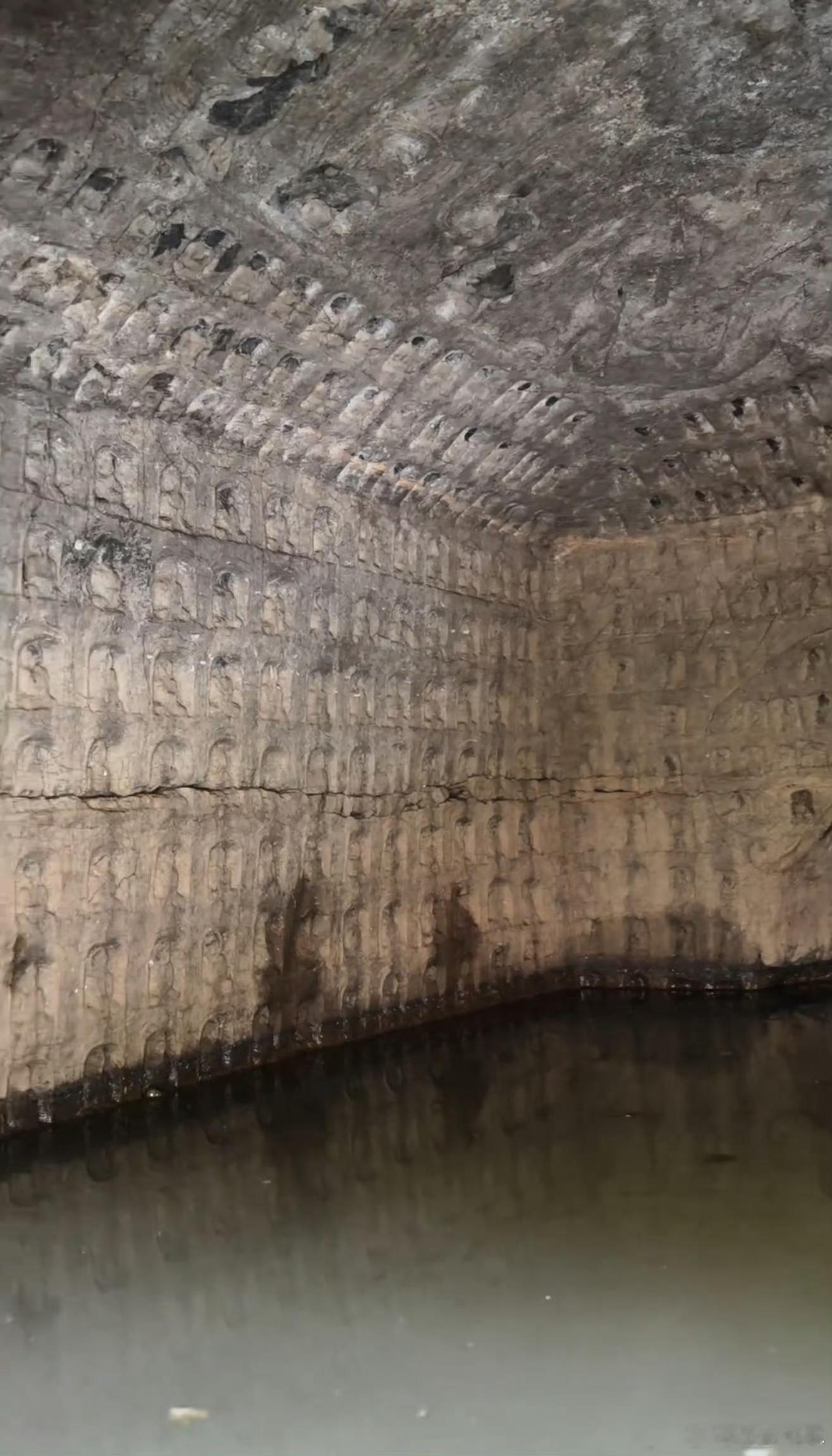 当地回应水库水位下降现千佛石窟好震撼，真·千佛石窟，我也好想去打卡啊！河南一水库