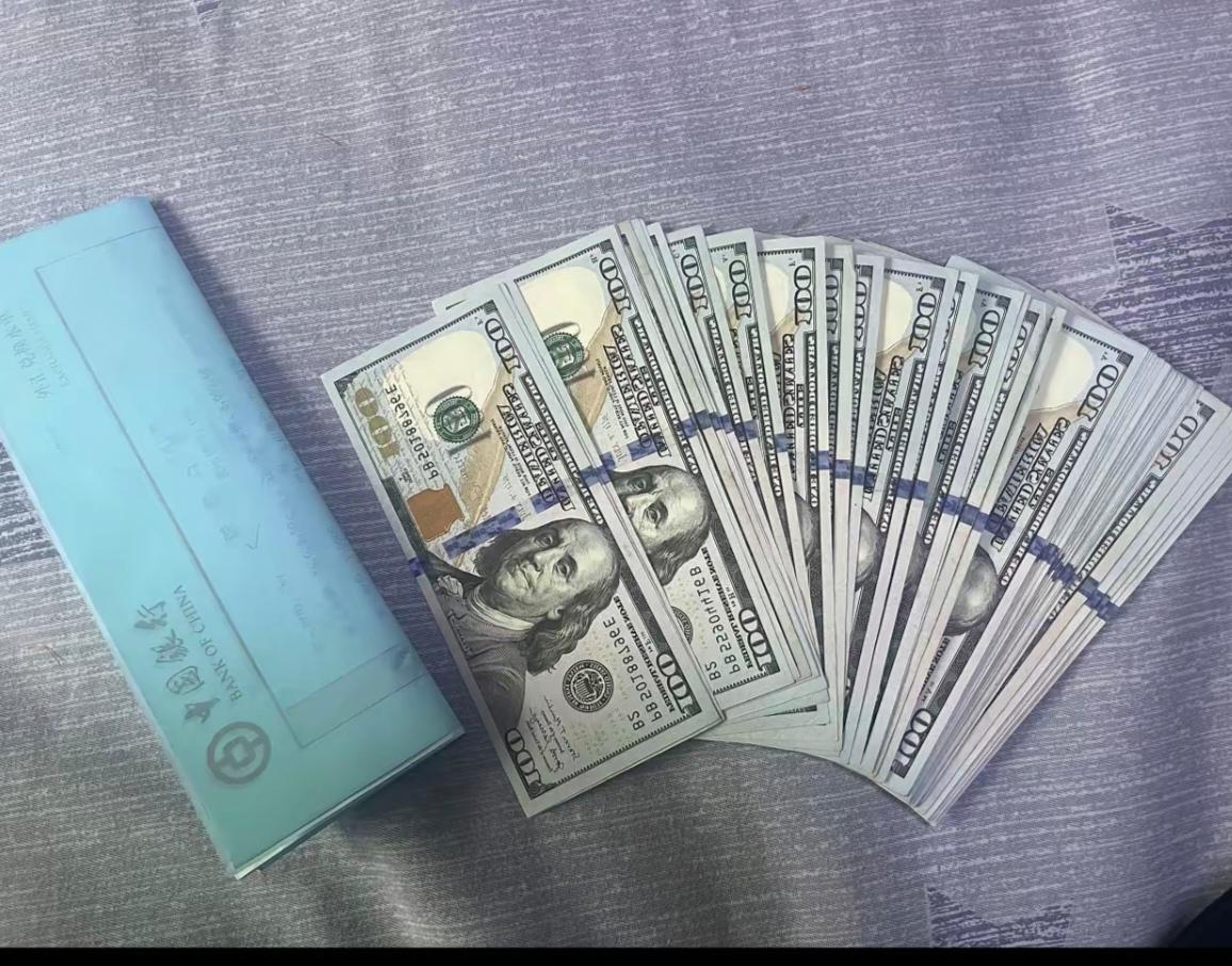 手握100000美元为何我却选择存银行定期汇丰账户才是王道！前几天去银行