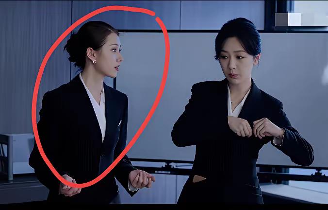 最近走红的短剧《盛夏芬德拉》女主郭宇欣，她不是短剧出身，她演过多部长剧，戏份比较