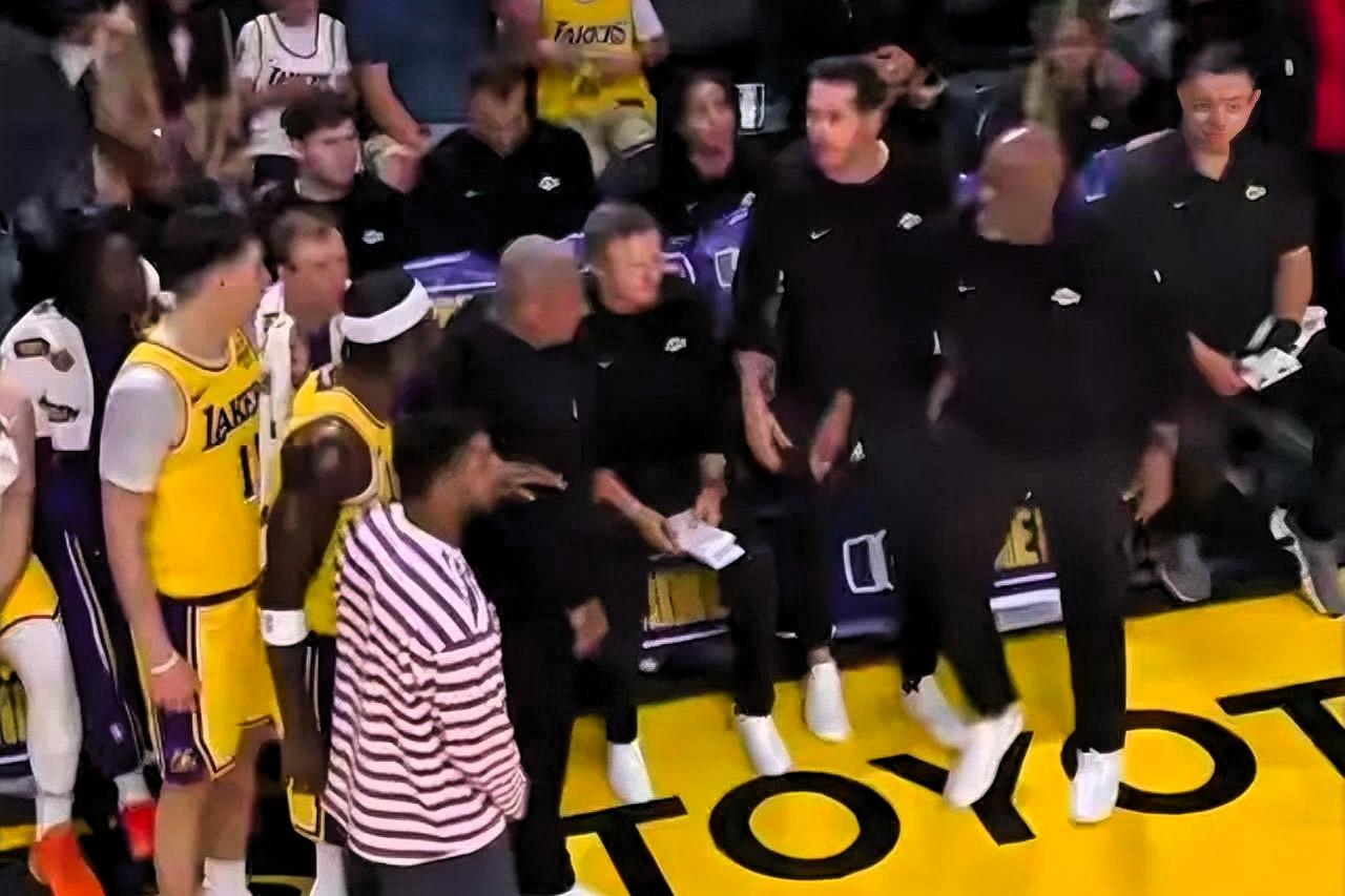 36分惨案！湖人内讧现场曝光，主帅怒撕球员，更衣室彻底爆炸这是一次典型的外患