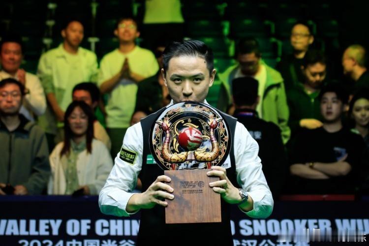 单项排名赛实现连冠，肖国栋是中国球里的第1位，是所有球员里的第14位。上1位实现
