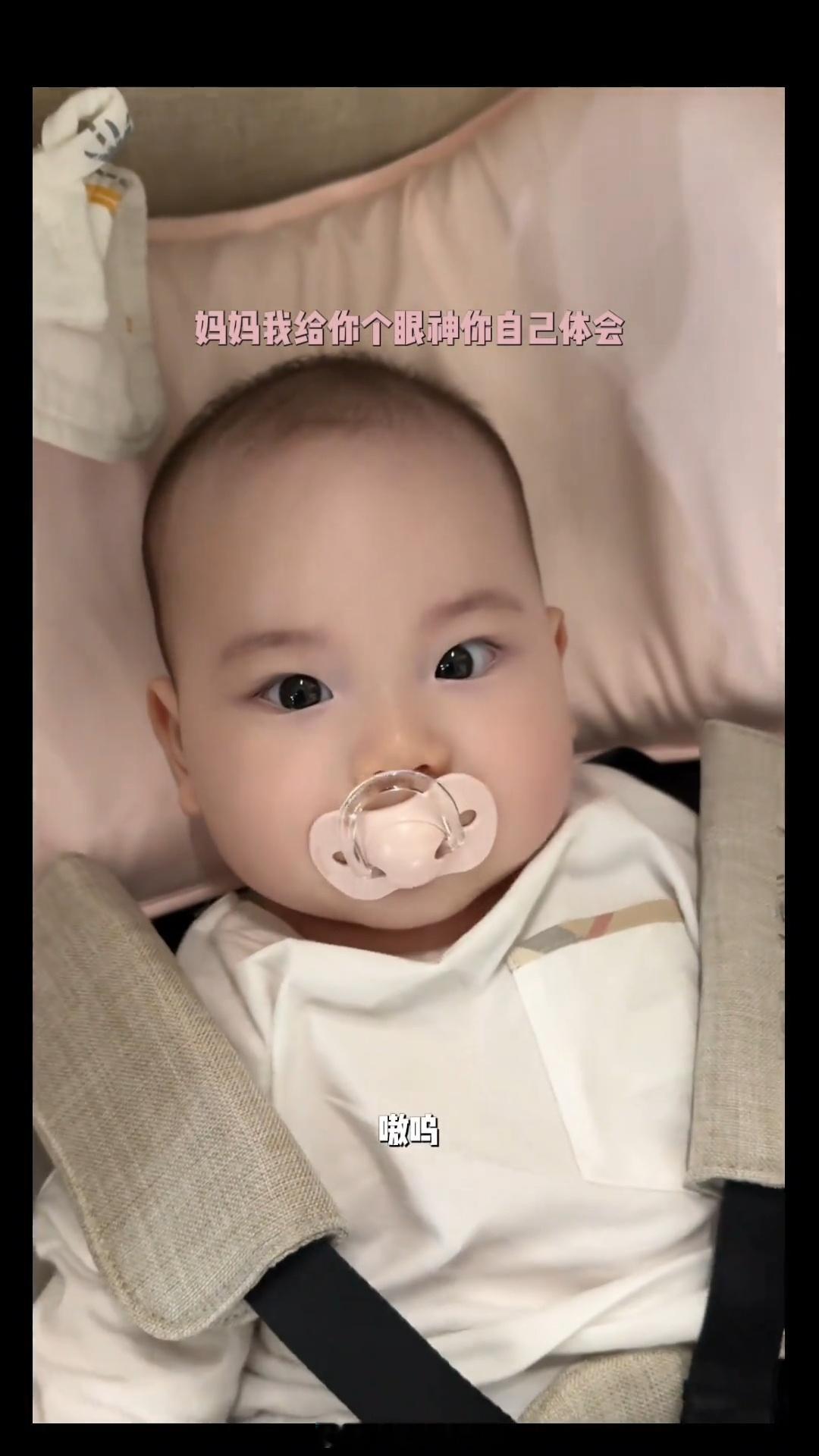 张檬机场头盖布给儿子喂奶张檬机场头盖布给儿子喂母乳张檬机场头盖布给儿子喂奶，好