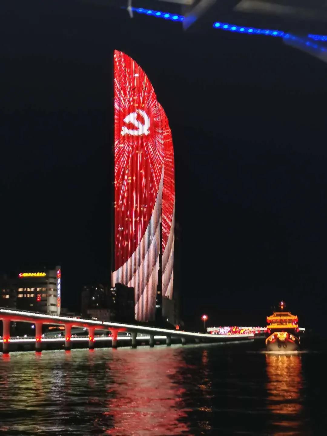 厦门icon这导游要火🔥了，近日台湾iconGUANZHANG来厦门旅游，在厦