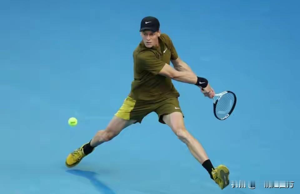 澳网男单第二轮，卫冕冠军辛纳以6-1、6-4、6-2直落三盘轻松击败东道主球员达