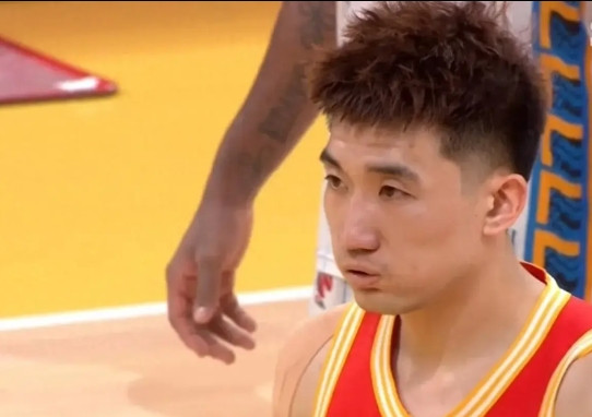 CBA公司为什么对孙铭徽只罚款、不禁赛：1、孙铭徽是在终场哨响后踢的球，是一种