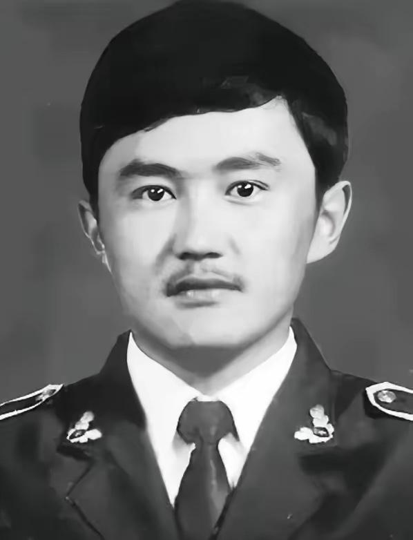 [点赞]人死之前是有预兆的。1994年哈萨克族民警赛尔江吃完晚饭对妻子说“你今