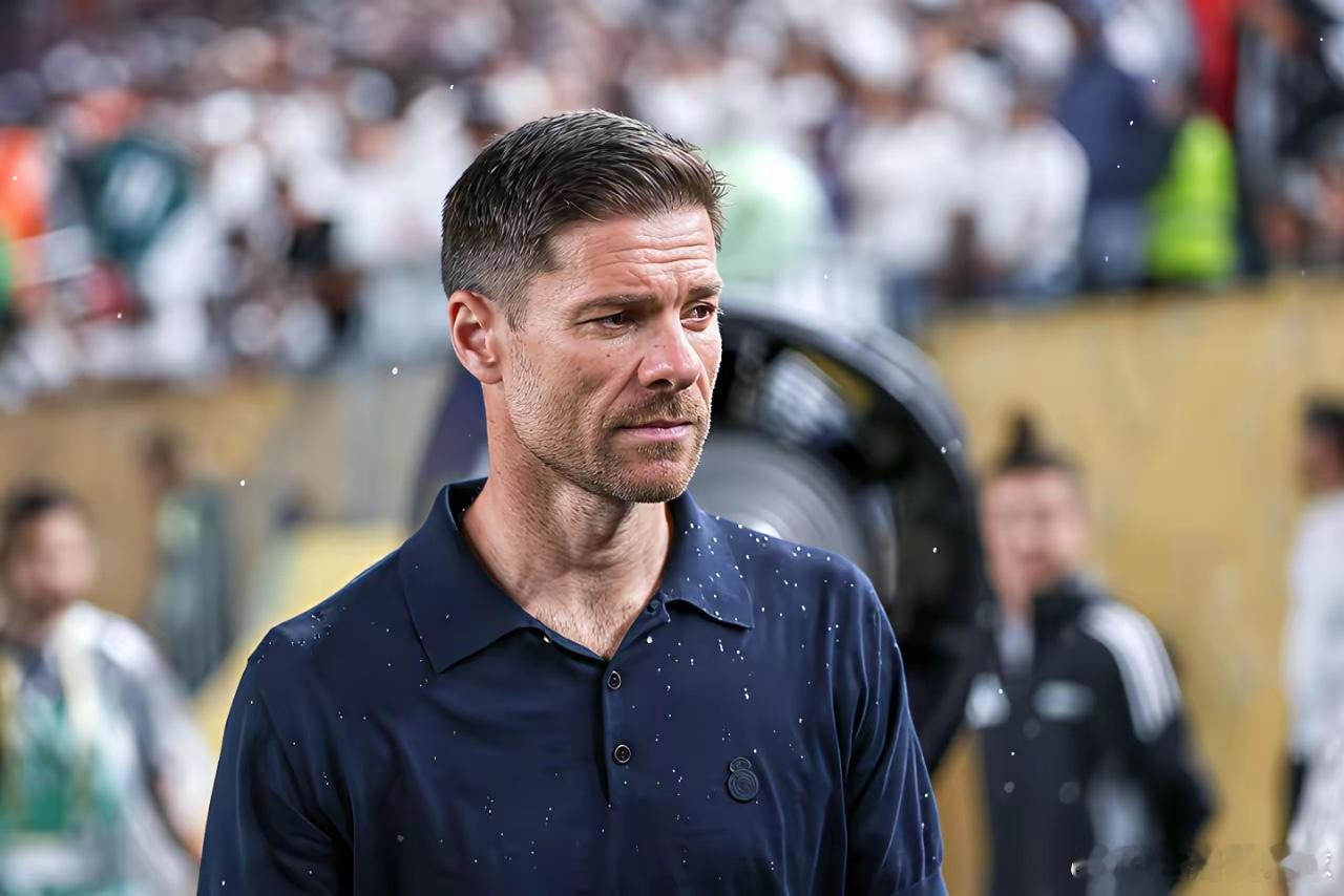 巴萨要夺冠的节奏呀！阿隆索必须下课！皇马必须换主教练。看看，皇马本轮又平了，客战