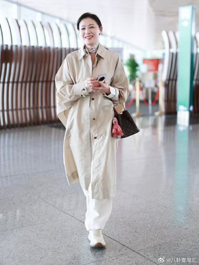 浪姐7出发路透浪姐7机场出发路透浪姐7已经开始陆陆续续出机场路透了，李小冉、叶