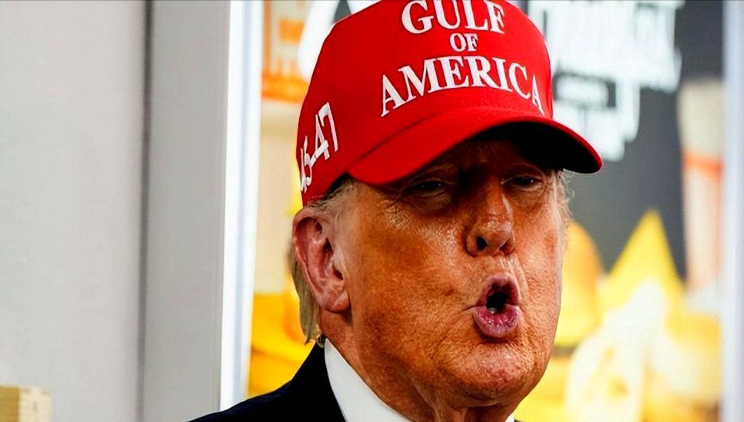 4K镜头最残酷的惩罚，不是放大皱纹，而是照出毫无波澜的硅胶假面。监视器前，